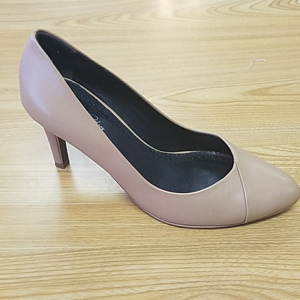 Brooks Brothers heels